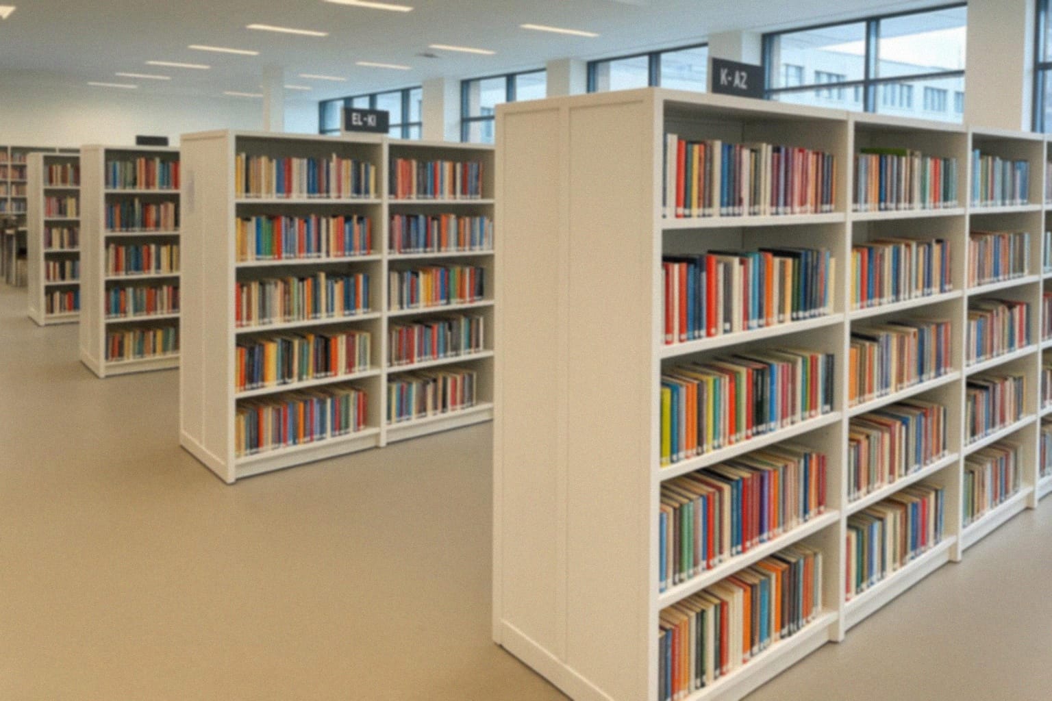 Warsztaty Malowane Brzegi – Personalizuj Swoją Książkę w Górze